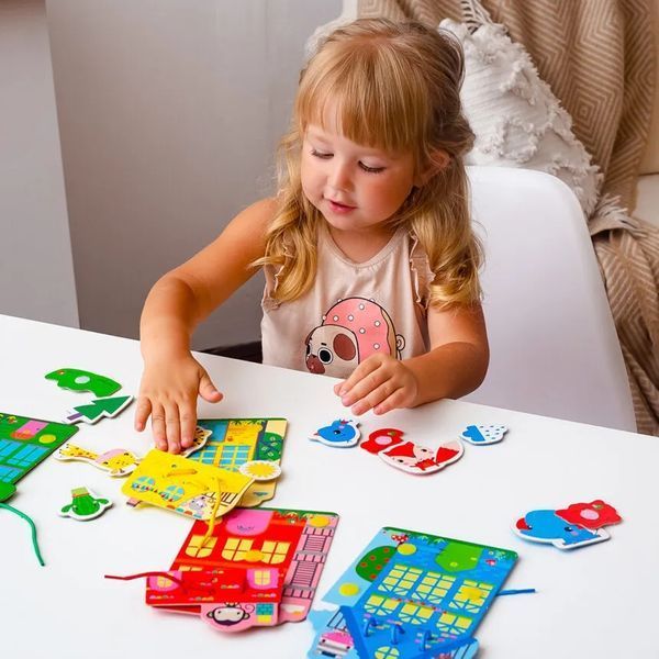 Гра-шнурівка Fisher-Price. Кольорові будиночки VT5303-26 1016084 фото