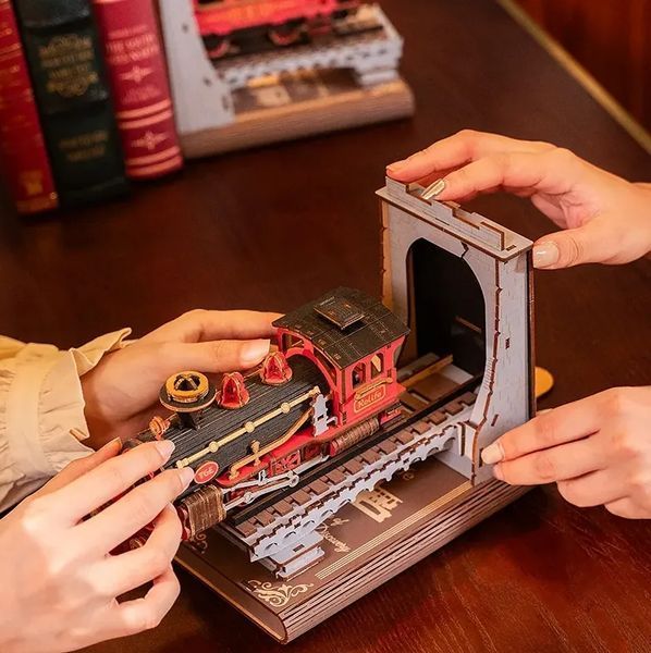 Бук Нук Robotime Kits Century Train TGE01 TGE01 фото
